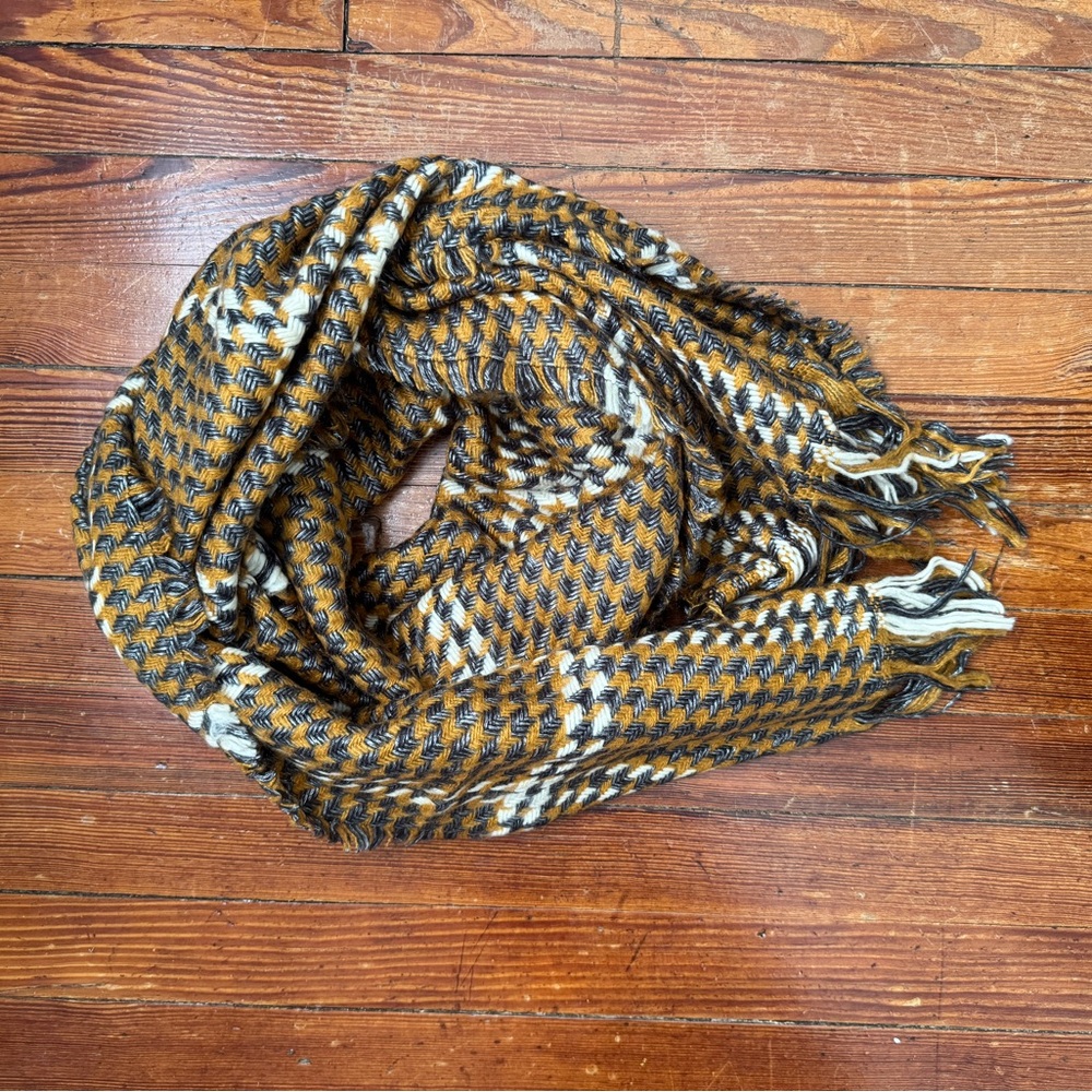 Nordstrom Houndstooth Scarf in Mustard and Black